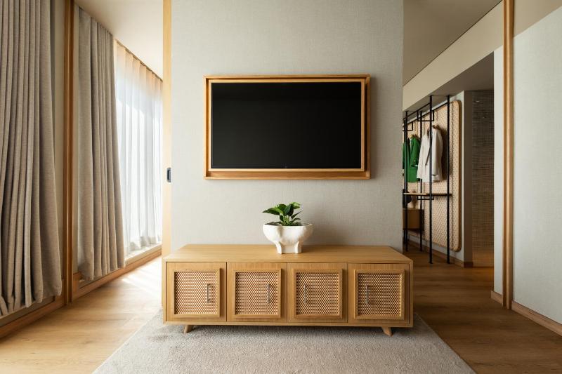 Suite with City View image 3