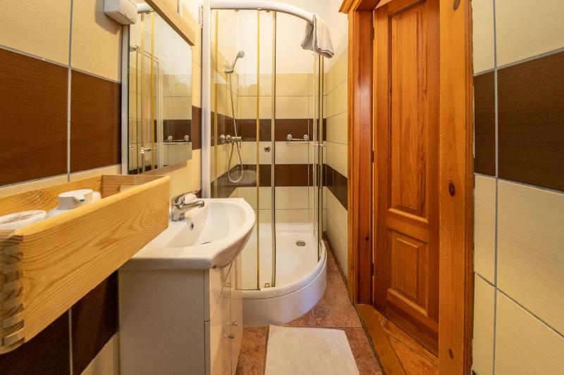 Deluxe Double Room with Bath - First Floor image 4