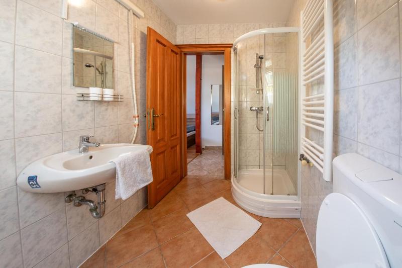 Family Room with Private Bathroom - Third Floor image 4