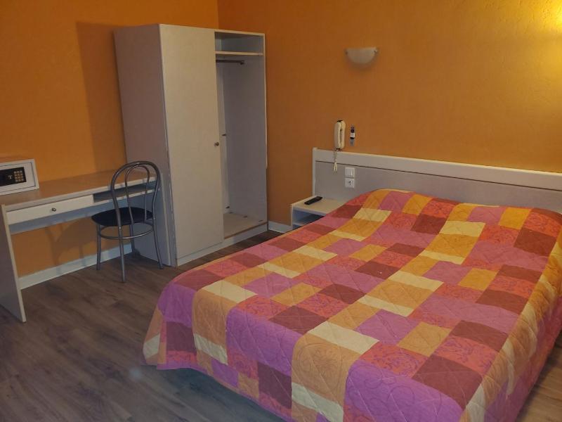 Double Room image 3