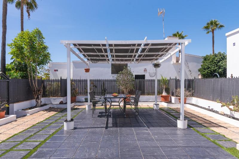 Vivelorural Club 14 terraza y piscina - image 18