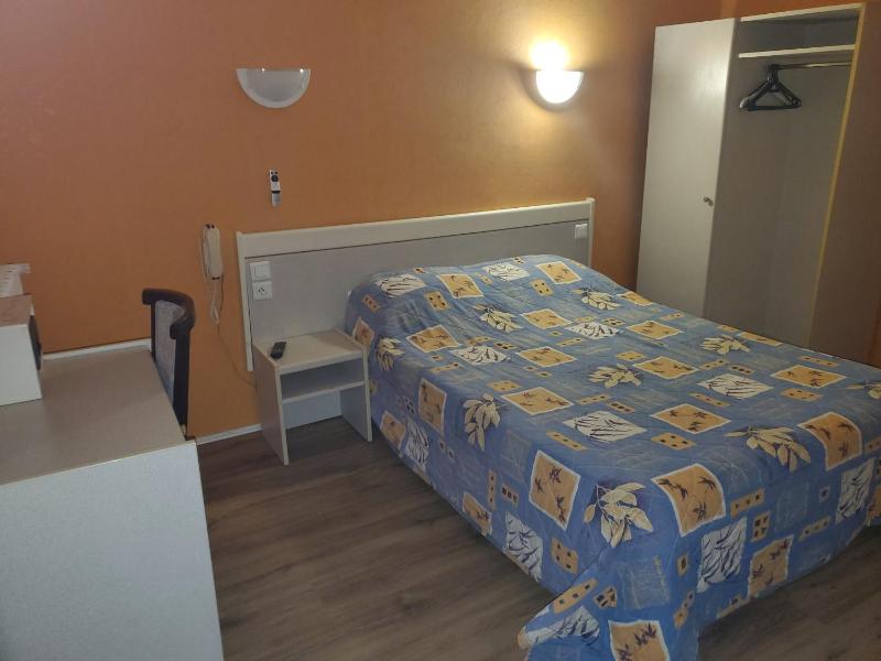 Double Room image 4