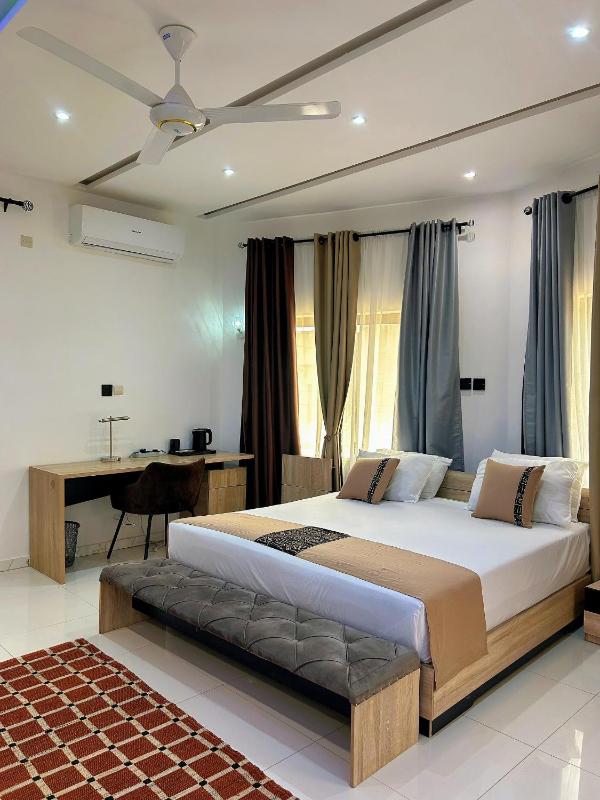 Bekouvi Smart Suite - City & Sea - image 16