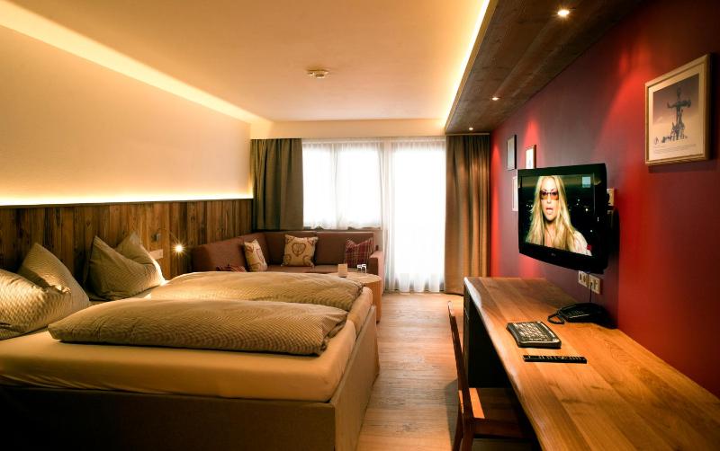 Deluxe Double Room image 1