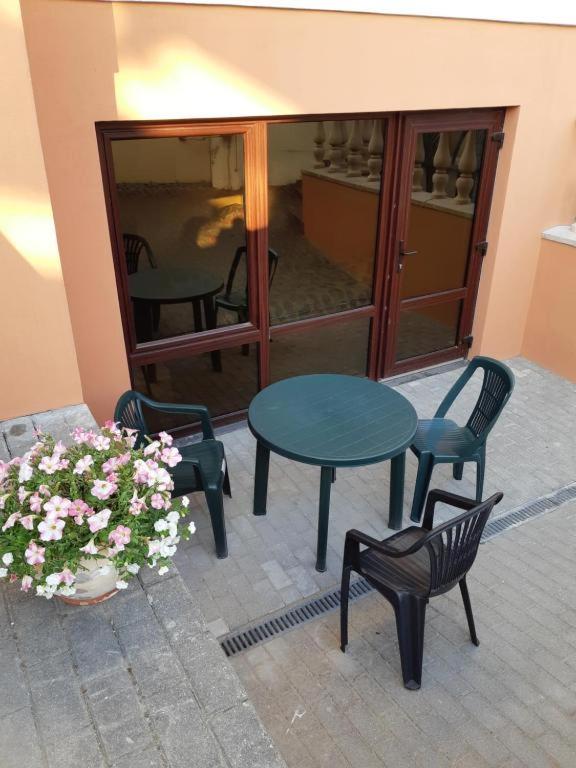 Little Amber Apartments - image 4