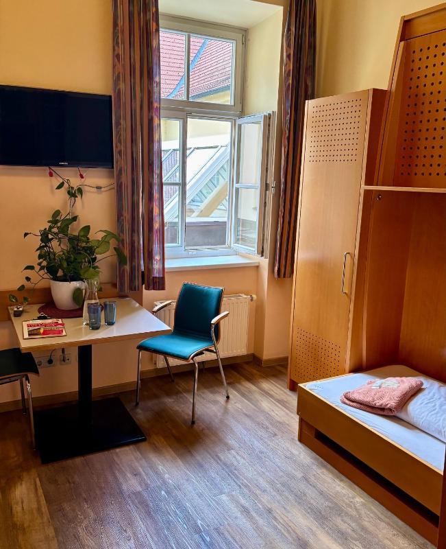 Single Room image 1