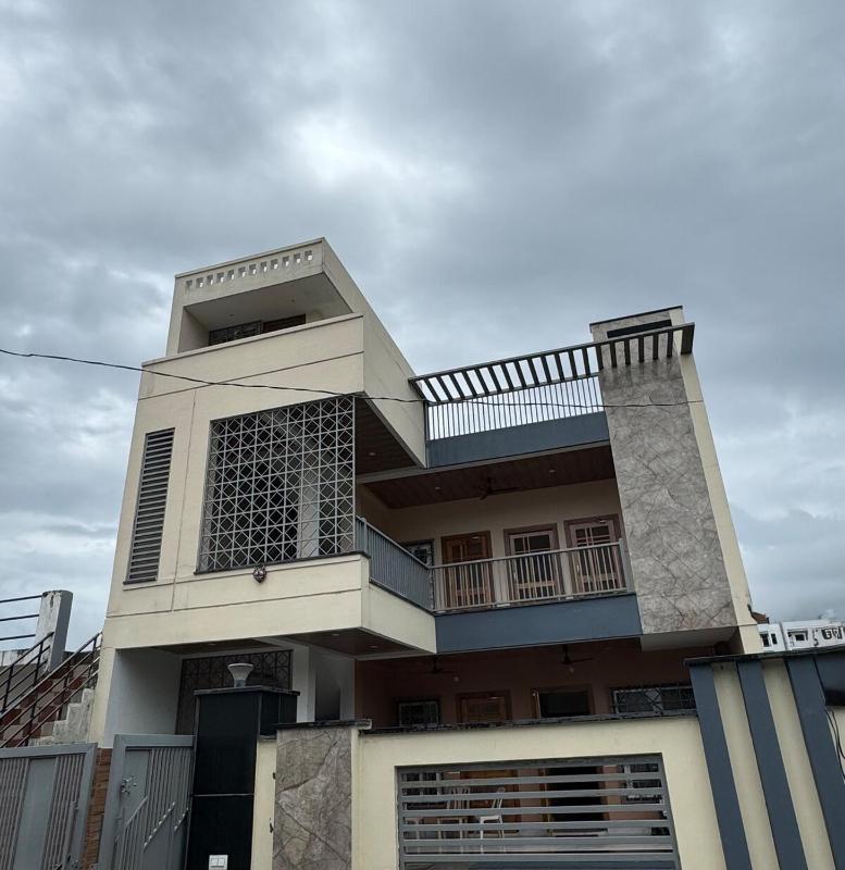 SkyLine HOME STAY - image 5