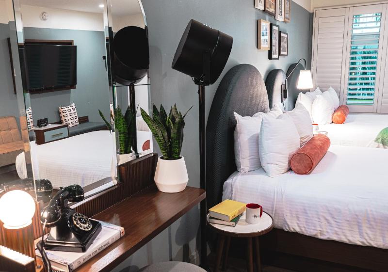 Double Room with Two Double Beds image 4
