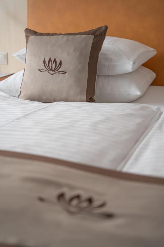 Standard Single Room image 4