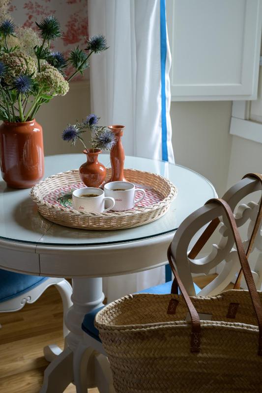 Standard King Room image 4