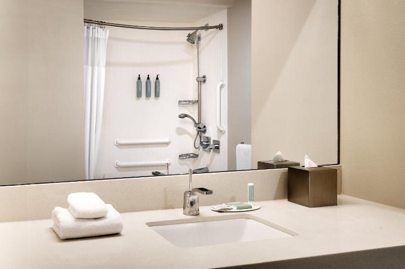 King Room with Sofa Bed and Adapted Tub - Mobility Accessible image 3