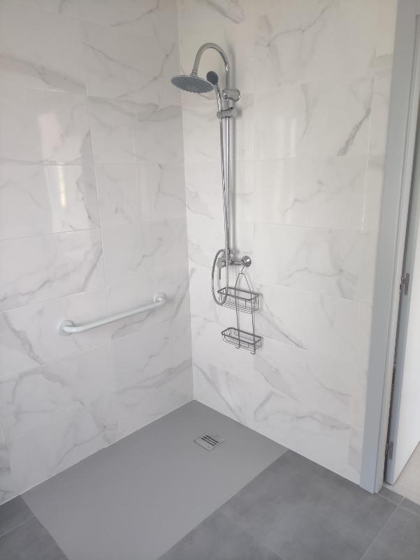 Basic Triple Room image 4