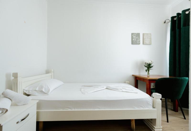 Single Room image 4