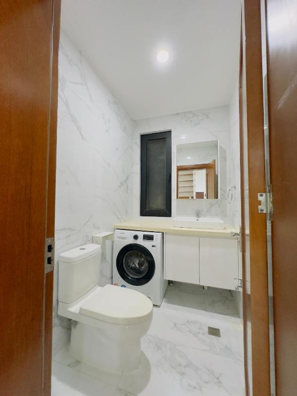Golden Palm Apartment with overlooking view - image 7