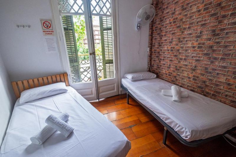 Deluxe Double Room with Shared Bathroom image 3