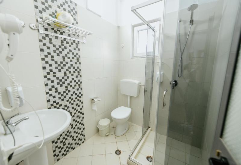 Double Room with Balcony image 3