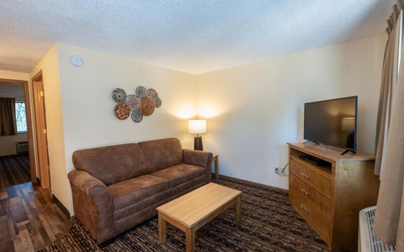 One-Bedroom Suite image 3