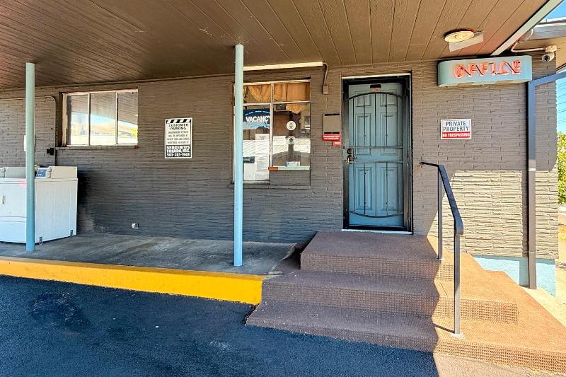Budget Motel - image 7