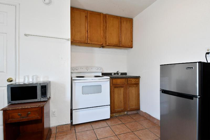 Budget Motel - image 22