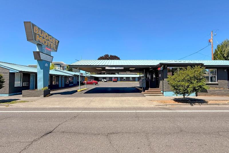 Budget Motel - image 8