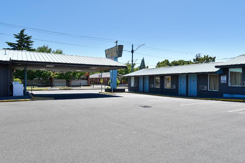 Budget Motel - image 11