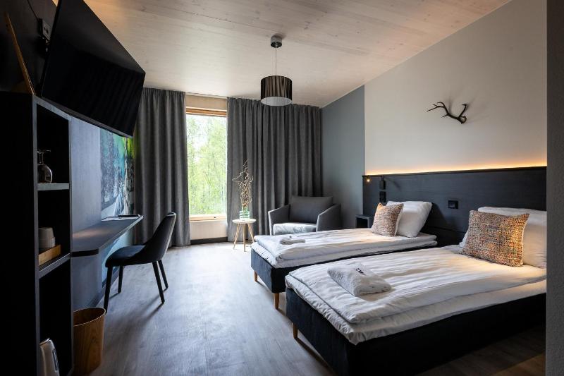 Standard Twin Room image 4
