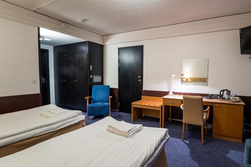 Twin Room image 1