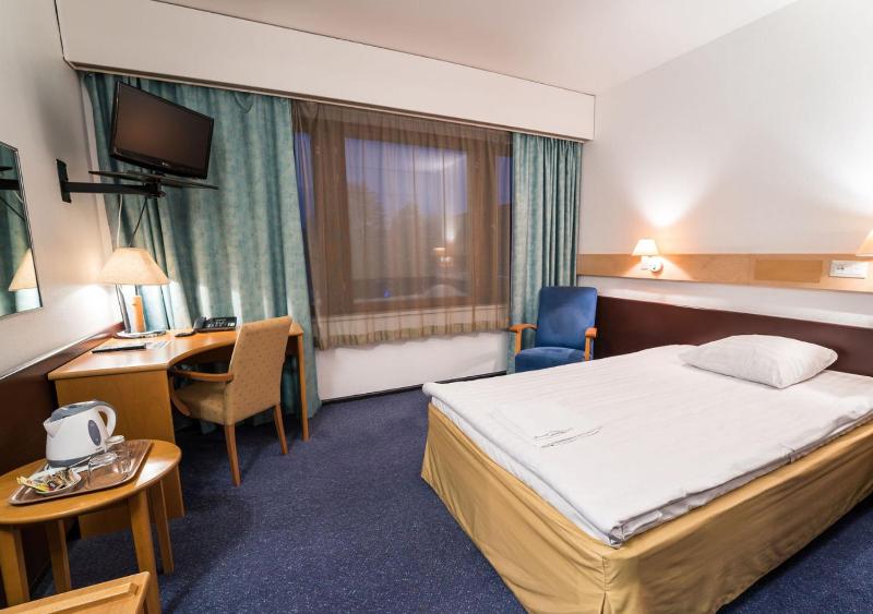 Single Room image 4