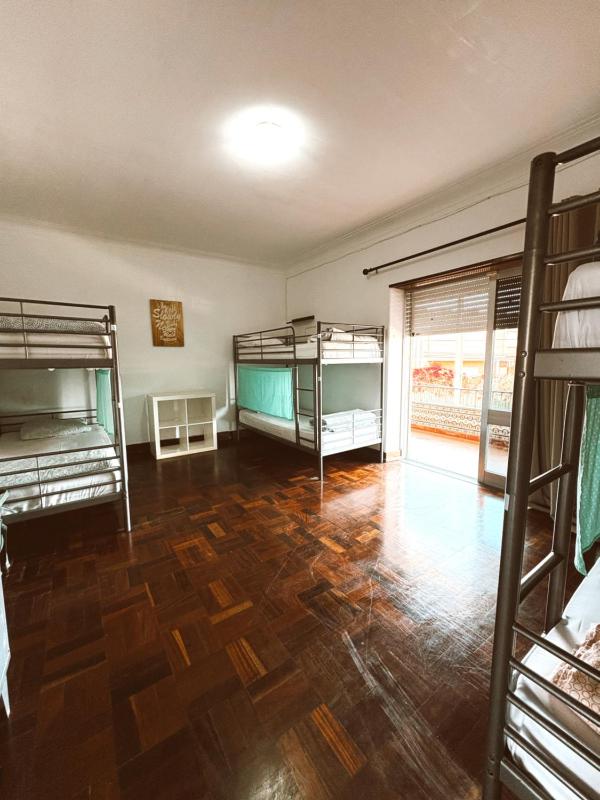 Bed in 6-Bed Dormitory Room image 1
