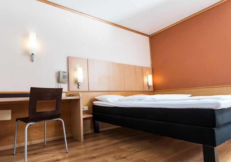Single Room - Disability Access image 1