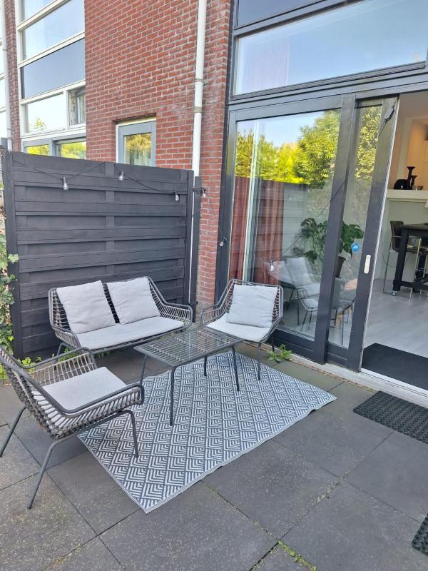 Apartment with Garden image 2
