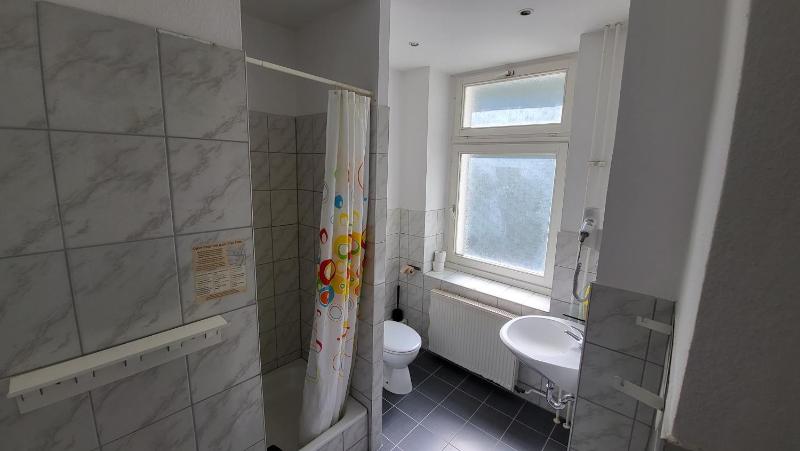 Apartment (4 Adults) image 2