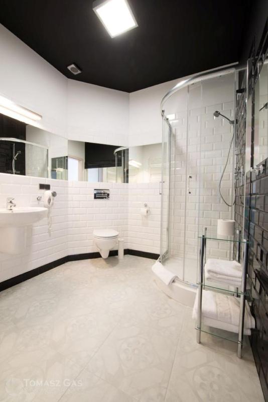 Business Single Room image 3