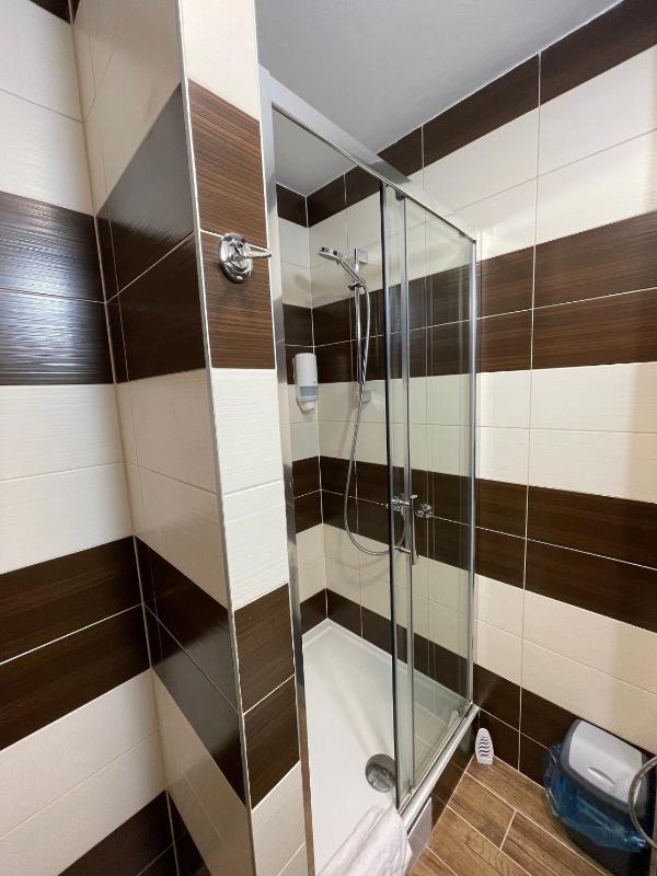 Quadruple Room image 1