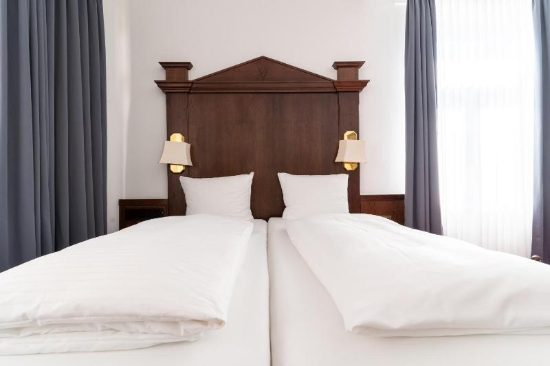 Hotel zum Ritter St Georg - Oldest Residential Building in Heidelberg since 1592 - image 46