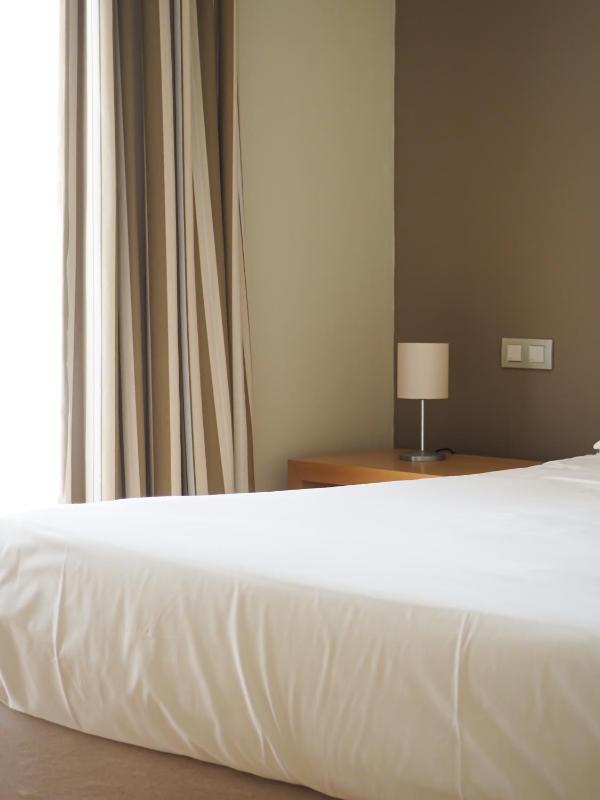 Superior One-Bedroom Apartment image 4