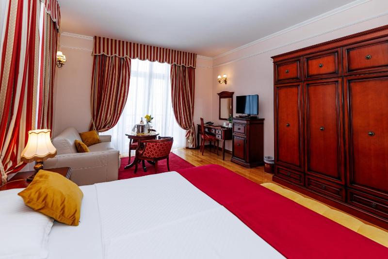 Hotel Savoy - image 36