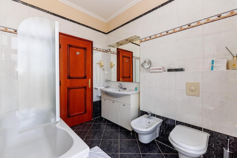 Hotel Savoy - image 21