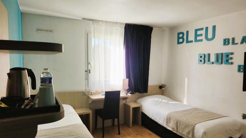 Double Room image 2