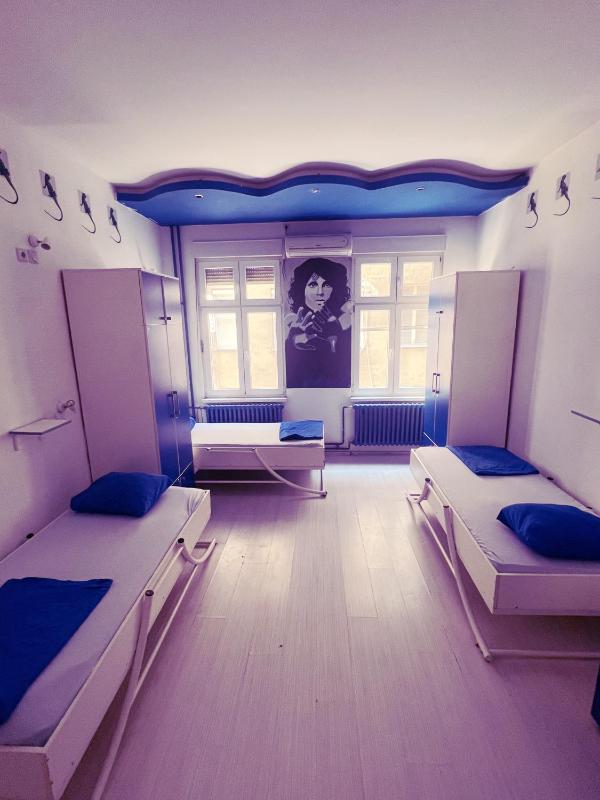 Single Bed in Mixed Dormitory Room image 3