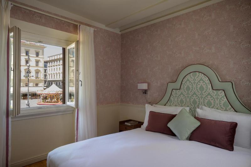 Superior King Room image 1