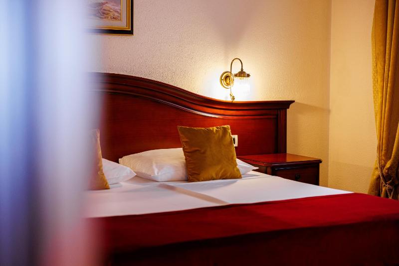 Hotel Savoy - image 30
