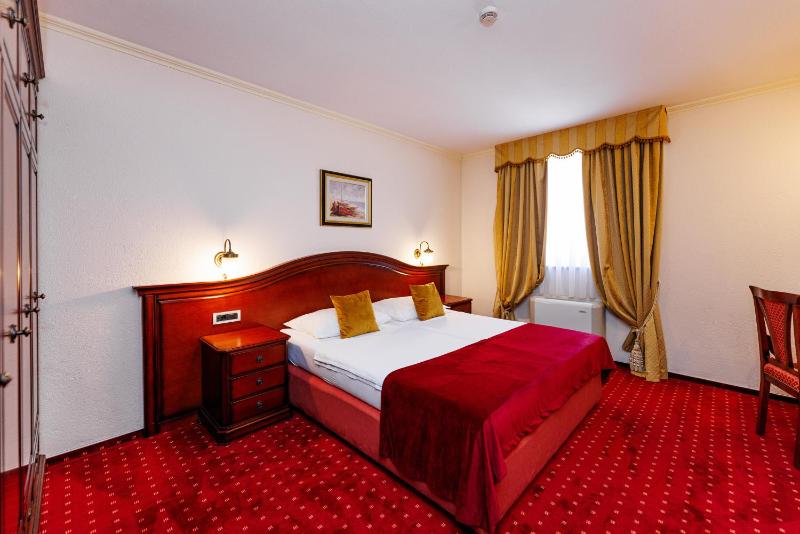 Hotel Savoy - image 45