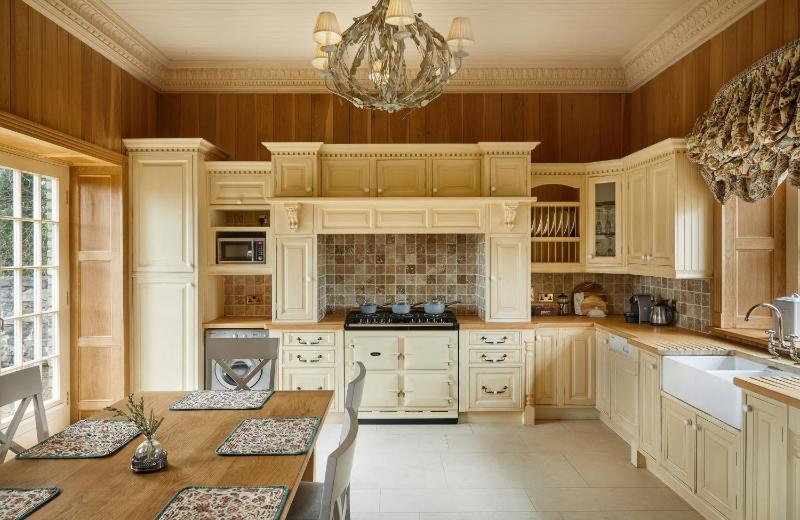 Love Cottage image 1