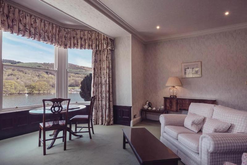 Suite with Lake View image 4