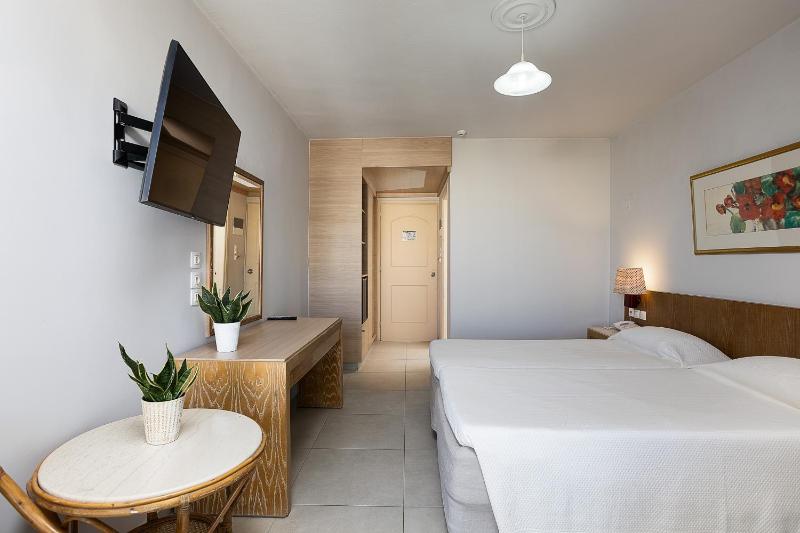 Double or Twin Room image 2