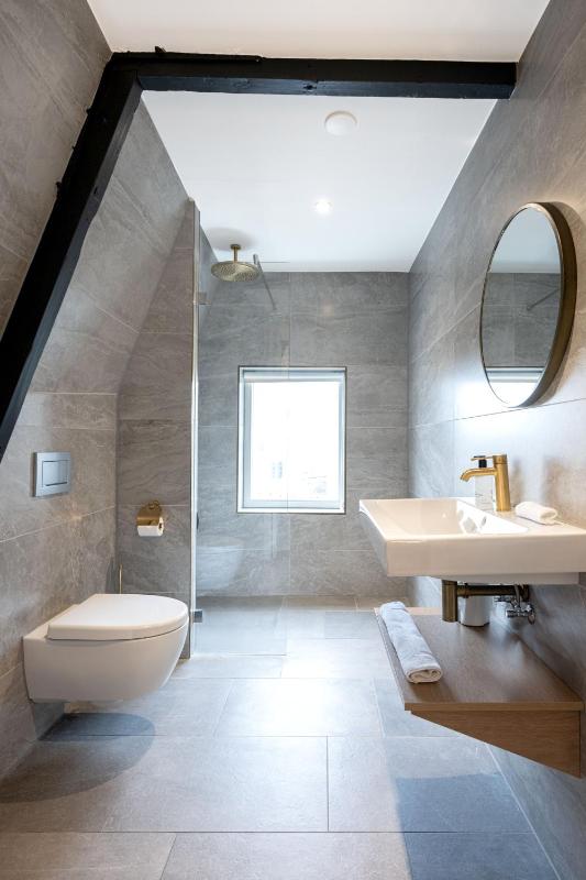 Budget Twin Room image 4