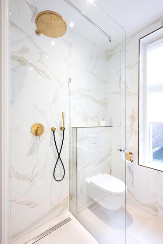 Deluxe Twin Room image 3