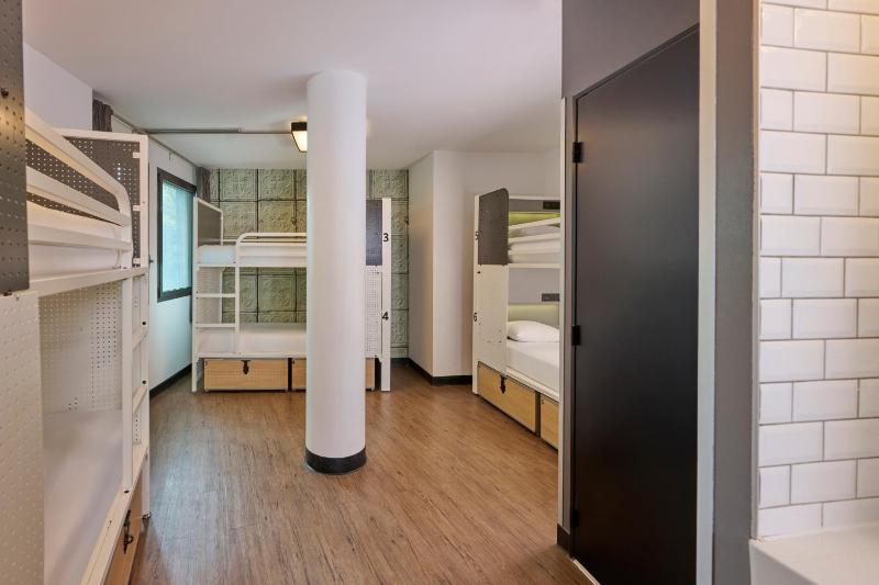 Room with 6 beds and Private Bathroom image 1