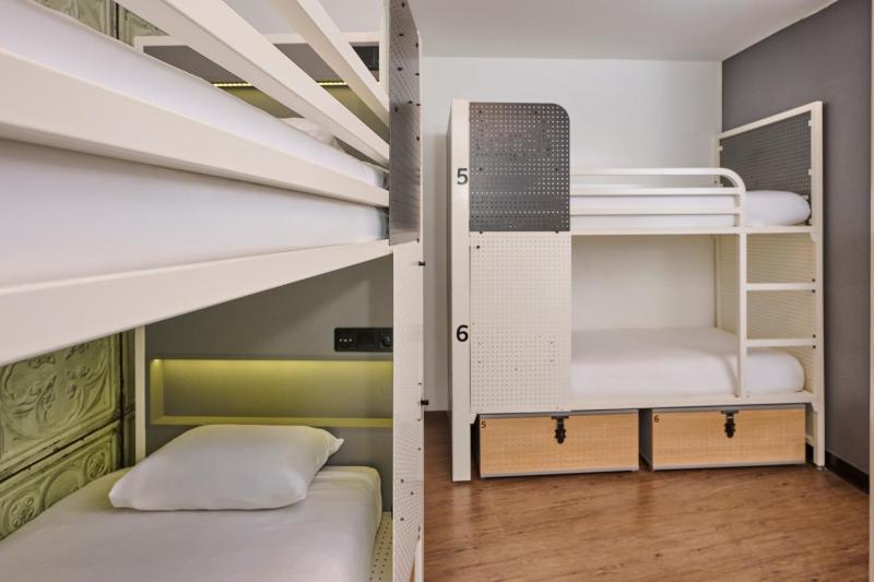 Room with 6 beds and Private Bathroom image 4